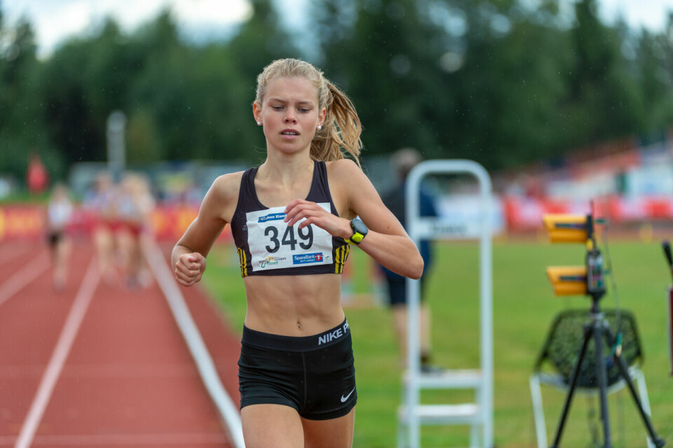 Kondis har fulgt UM Friidrett (15-17 år) på Jessheim. Se alle reportasjene og masse bilder. J15_800m_Heat3_Malin Hoelsveen (349)_DSC9887.jpg
