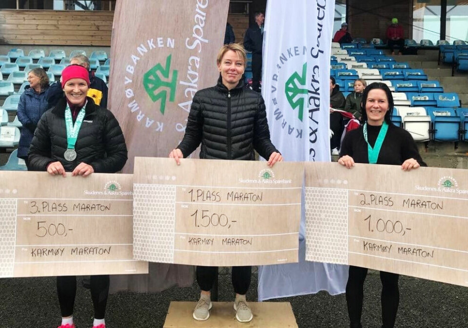 Pernilla Epland og Lars Lunde med sterke 10 km-løp i Karmøy Maraton KM-maratonpallen.jpg