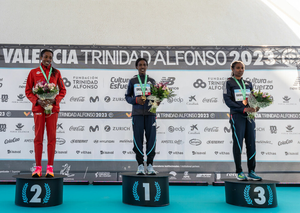 Valencia Maraton – historisk høyt maratonnivå i «The City of Running» Valencia-Maraton-Kvinnepallen.jpg