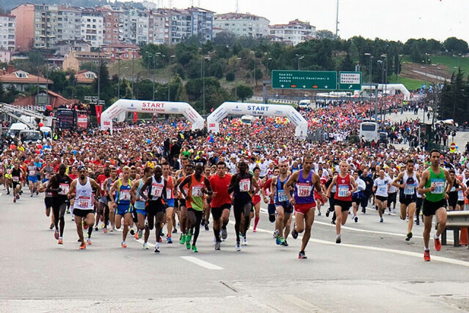 Kvinnene best blant 55 norske som løp i Istanbul Istanbul_Marathon_start640.jpg