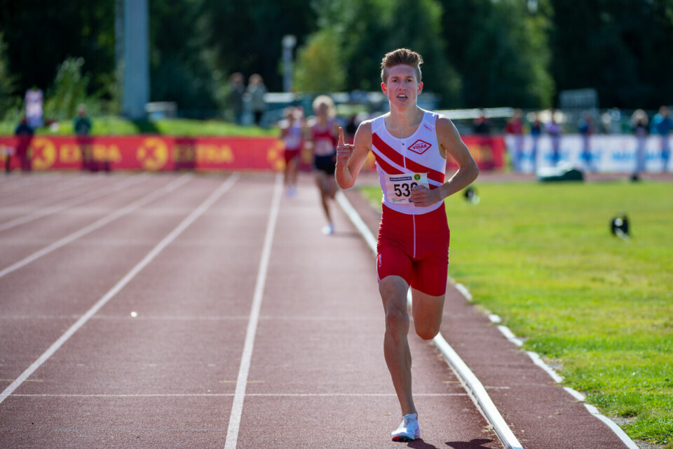 Kondis har fulgt UM Friidrett (15-17 år) på Jessheim. Se alle reportasjene og masse bilder. G15_2000m_Heat2_Andreas Fjeld Halvorsen (530)_Mål_DSC0312.jpg