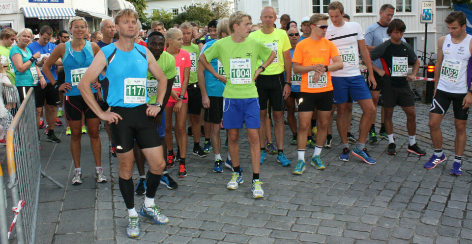 Fra regn til sol i Grimstad Maraton IMG_0834startfelt10km.jpg
