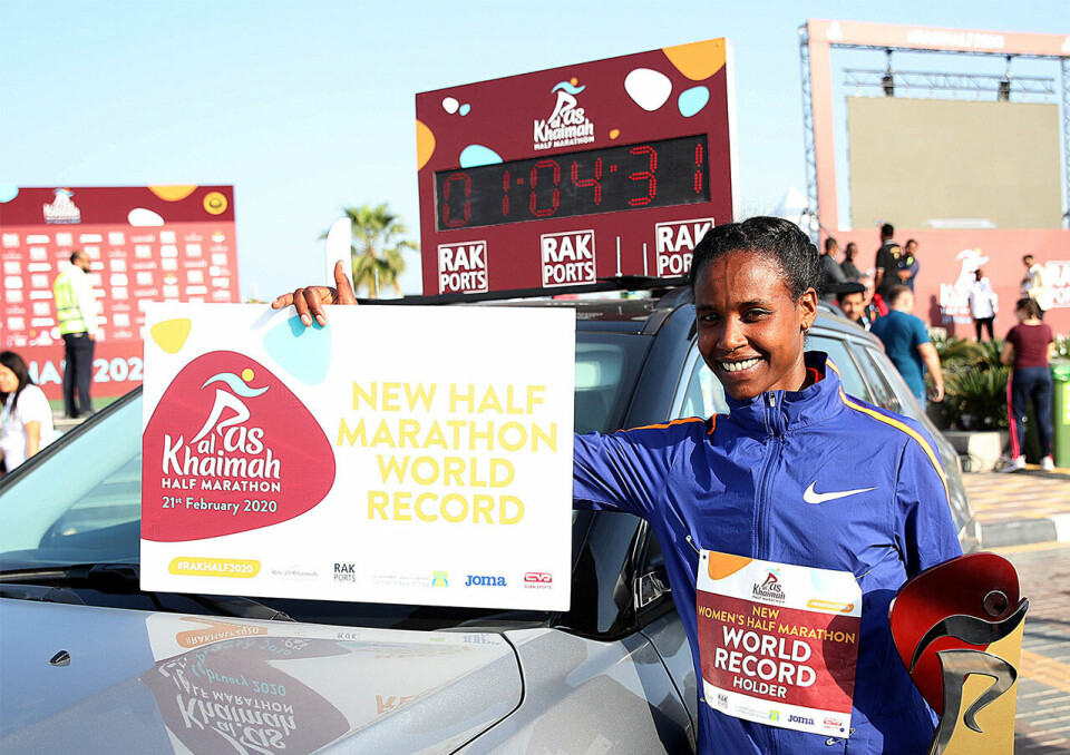 Ababel Yeshaneh kan glede seg over å være den nye verdensrekordinnehaveren på halvmaraton. (Foto: G. Colombo) Ababel Yeshaneh kan glede seg over å være den nye verdensrekordinnehaveren på halvmaraton. (Foto: G. Colombo)