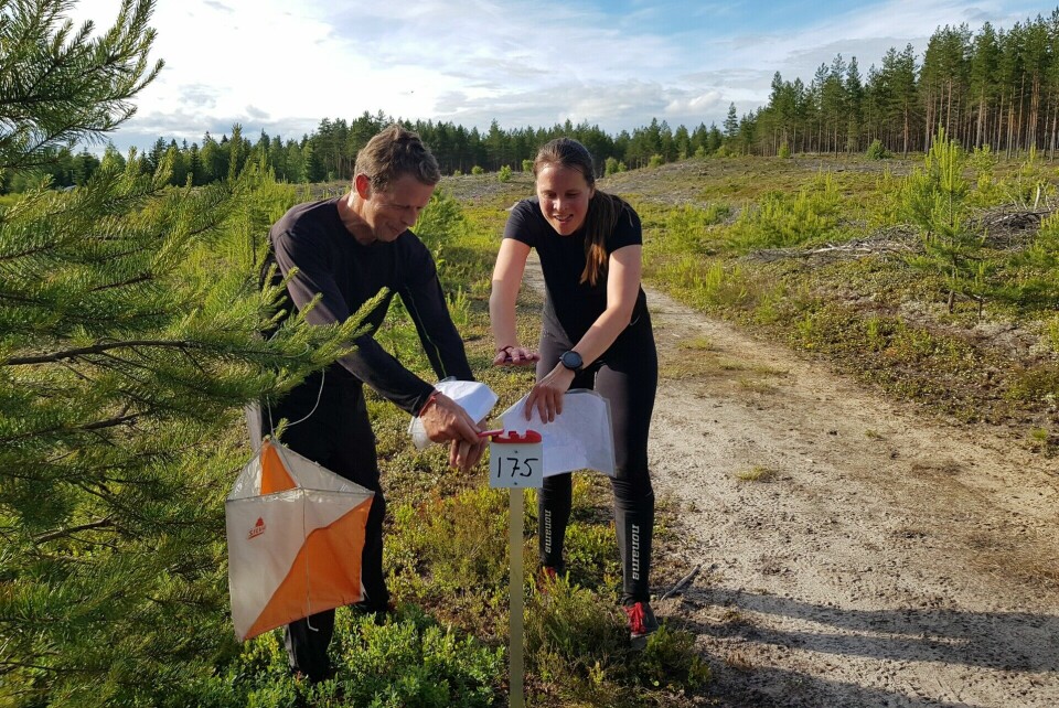 Kamp om målstempling. (Foto: Stein Arne Negård) Kamp om målstempling. (Foto: Stein Arne Negård)