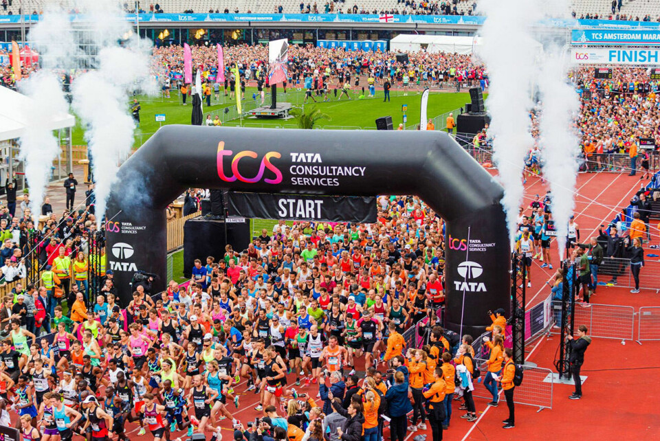 Topptrente løpere la i veg på maratonløpet som har både start og mål på Olympiastadion i Amsterdam. (Foto: arrangøren) Topptrente løpere la i veg på maratonløpet som har både start og mål på Olympiastadion i Amsterdam. (Foto: arrangøren)