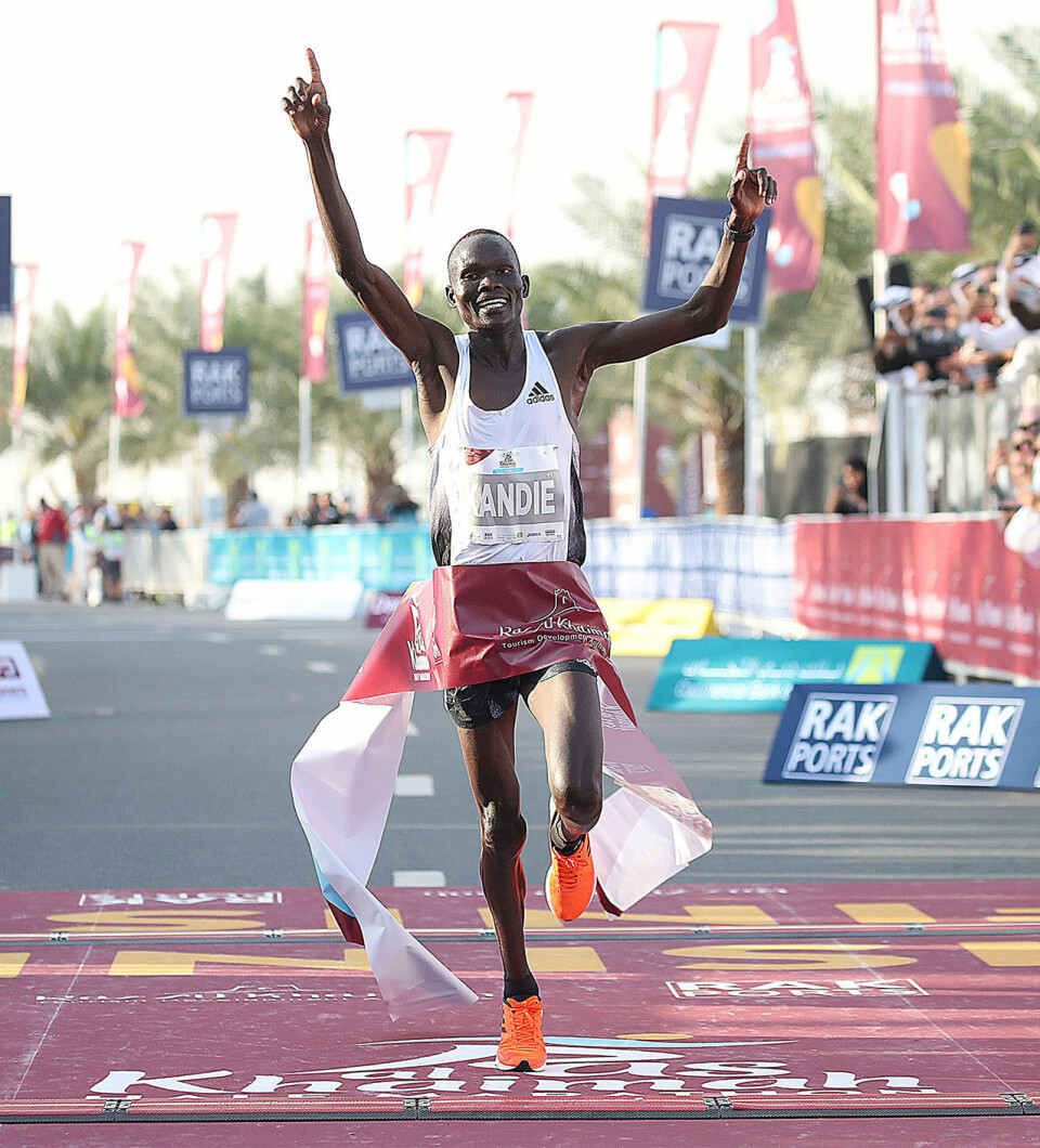1.04.31 og verdensrekord av Ababel Yeshaneh i RAK Halvmaraton RAK_Kibiwott_Kandie_foto_G_Colombo.jpg