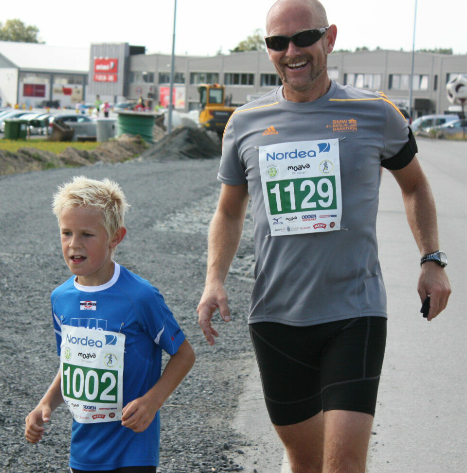 Fra regn til sol i Grimstad Maraton IMG_0973OmlandFar&Son2003.jpg