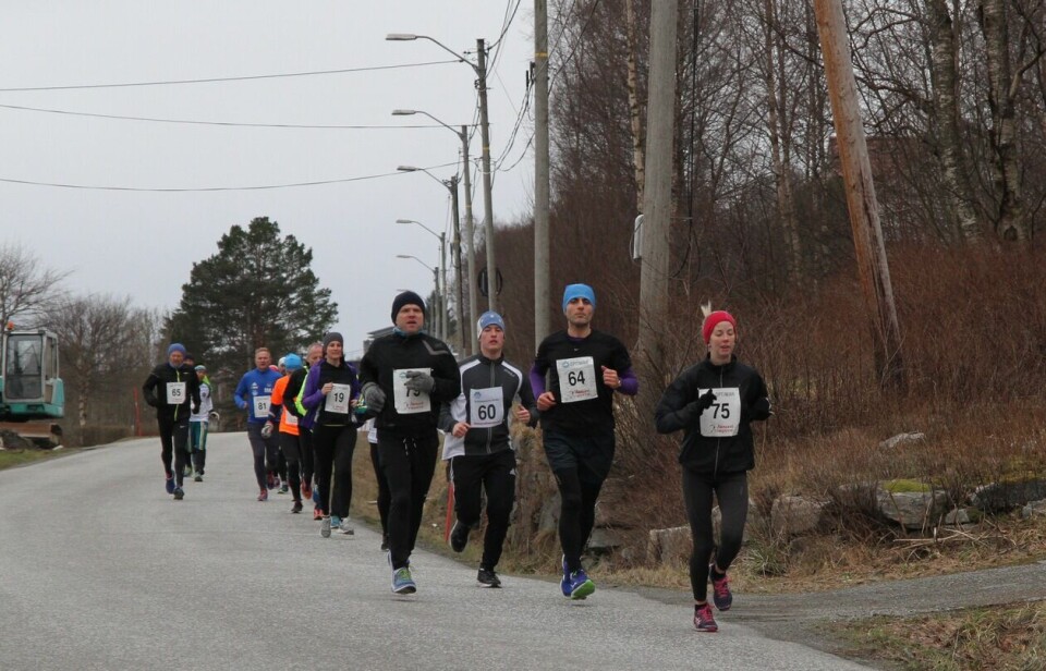 Tett duell på 5 km i det 5. løpet av Ålesund vinterkarusell Rikke_Istad_lang_rekke