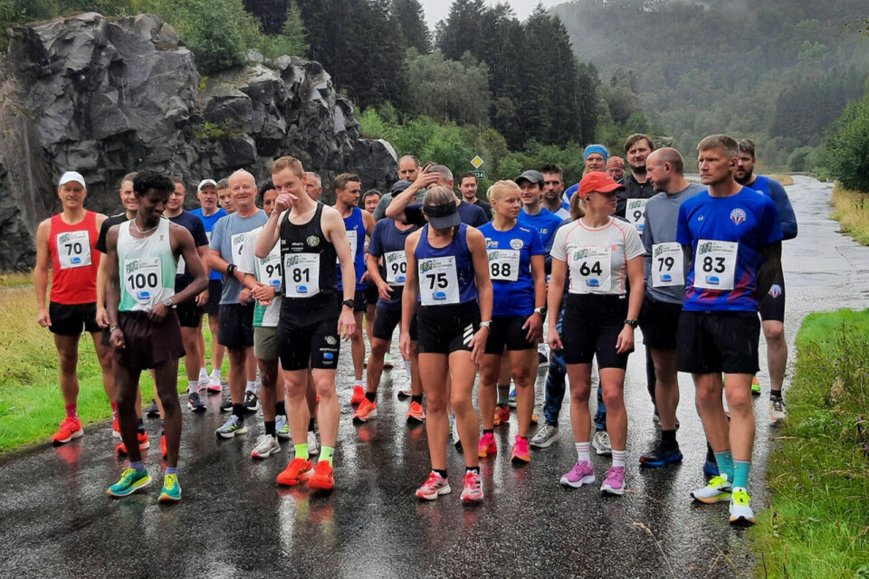 Klart til start langs Åkrafjorden. (Foto: Olav Samland) Klart til start langs Åkrafjorden. (Foto: Olav Samland)