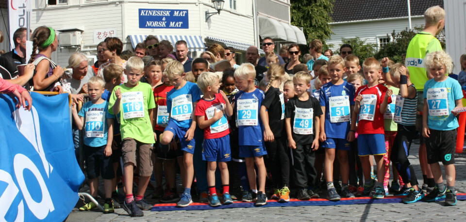 Fra regn til sol i Grimstad Maraton IMG_1354Boernestart.jpg