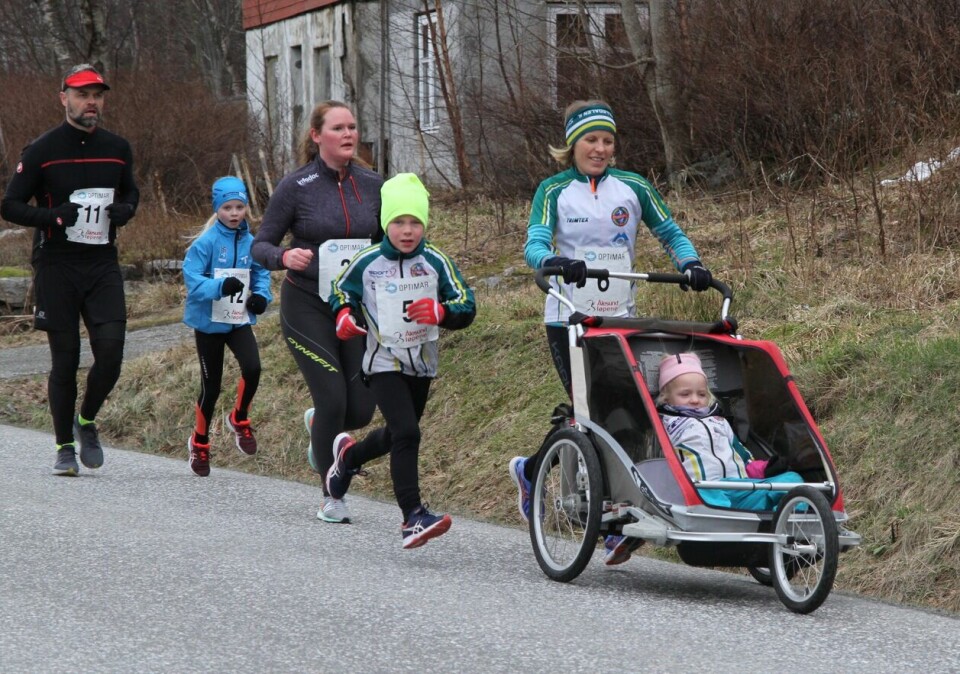 Tett duell på 5 km i det 5. løpet av Ålesund vinterkarusell Pernille_Ipsen_Lervaag_loypa