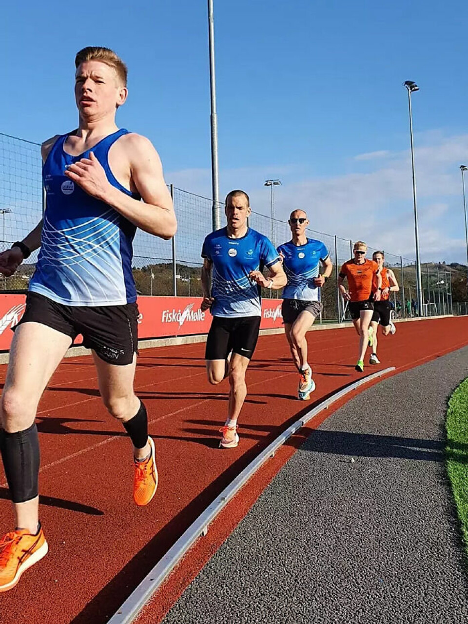 Norsk sesongåpning på 10000 m på Tau 10000m Tau (4).png