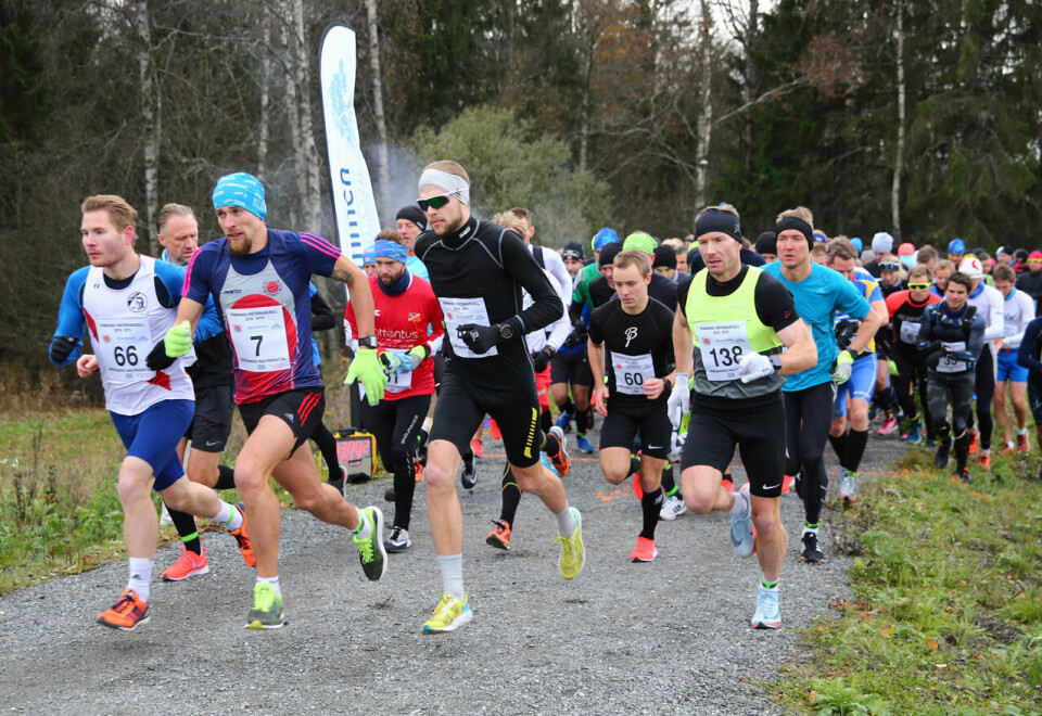 Fra starten på Lørenskog Halvmaraton i fjor. I år heter løpet Lørenskogløpet, men er fortsatt halvmaraton og KM halv for Oslo FIK og Akershus FIK. (Foto: Bjørn Hytjanstoep) Fra starten på Lørenskog Halvmaraton i fjor. I år heter løpet Lørenskogløpet, men er fortsatt halvmaraton og KM halv for Oslo FIK og Akershus FIK. (Foto: Bjørn Hytjanstoep)