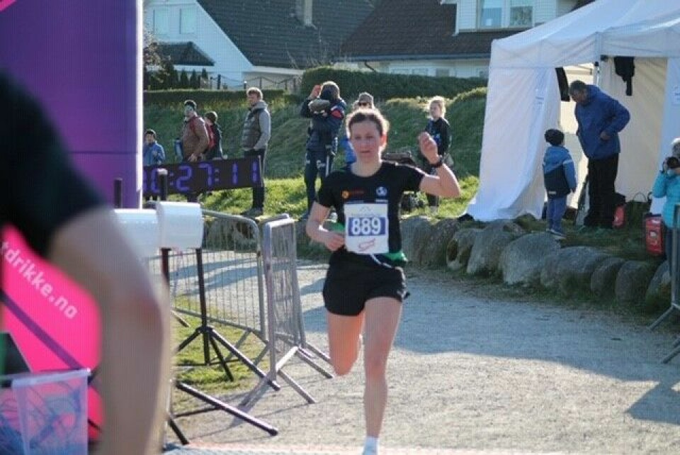 504 fullførte Hålandvannet Rundt, Erlend Aano vant halvmaraton Christina_Maria_Toogood_vant7km_fotoIngolfDale.jpg