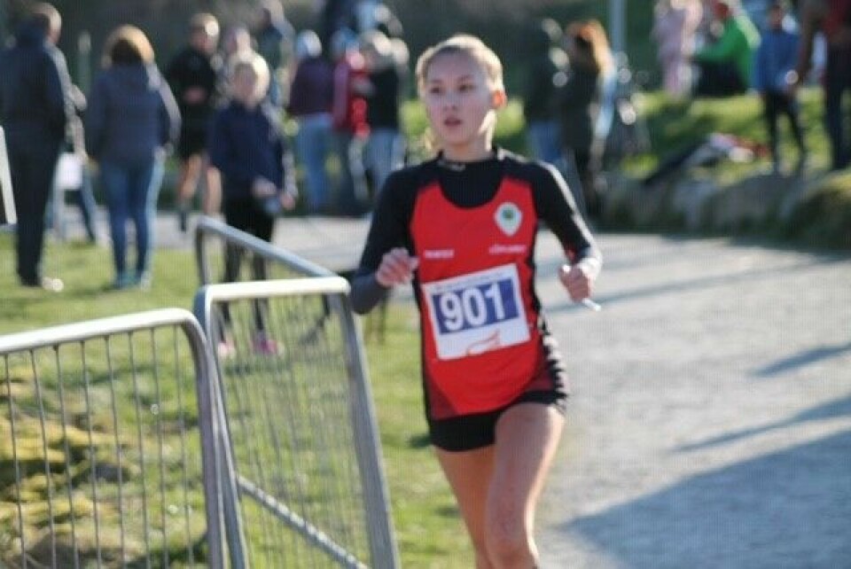 504 fullførte Hålandvannet Rundt, Erlend Aano vant halvmaraton Yvonne_Smith_2-plass-7km.jpg