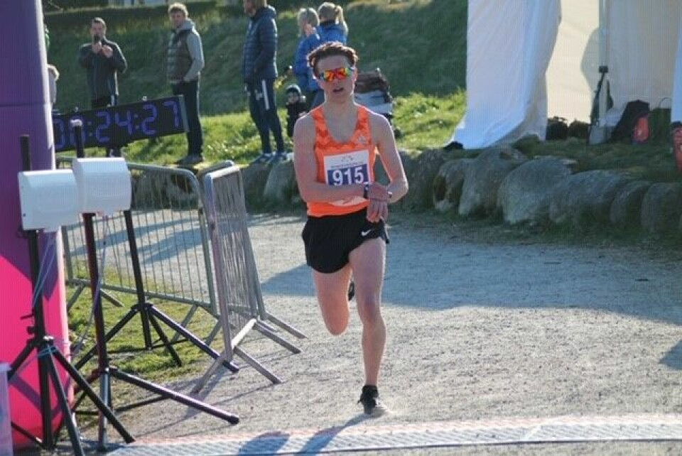504 fullførte Hålandvannet Rundt, Erlend Aano vant halvmaraton Martin_Schei_3-plass.jpg