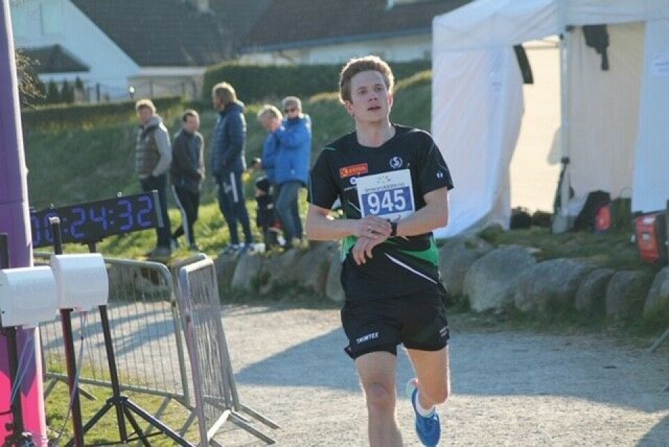 504 fullførte Hålandvannet Rundt, Erlend Aano vant halvmaraton Simon_Bø-Sande_4-plass.jpg
