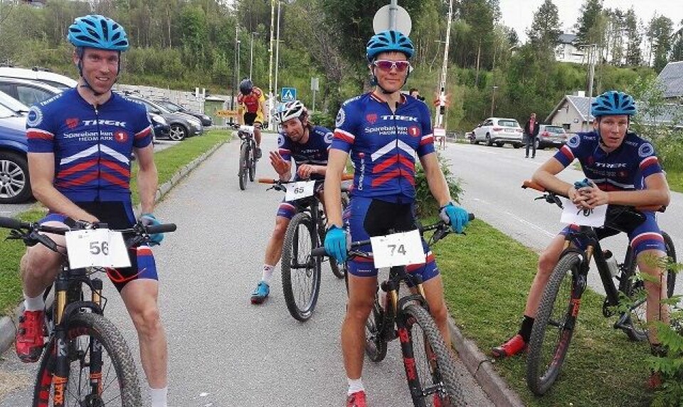 Team Trek Sparebanken Hedmark-kvartetten som kunne puste ut før de andre i Tolga sentrum mandag kveld (fra venstre): Knut Erik Nesteby, Christian Amdahl, Anders Fiskvik og Eirik Fiskvik (Foto: Team Trek Sparebanken Hedmark) Team Trek Sparebanken Hedmark-kvartetten som kunne puste ut før de andre i Tolga sentrum mandag kveld (fra venstre): Knut Erik Nesteby, Christian Amdahl, Anders Fiskvik og Eirik Fiskvik (Foto: Team Trek Sparebanken Hedmark)