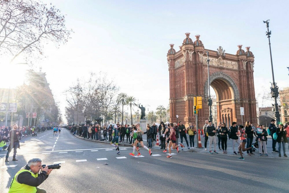 Barcelona er kjent for sine mange severdigheter, og en del av dem kan en også få med seg om en deltar i byens store halvmaratonløp. (Foto: arrangøren) Barcelona er kjent for sine mange severdigheter, og en del av dem kan en også få med seg om en deltar i byens store halvmaratonløp. (Foto: arrangøren)