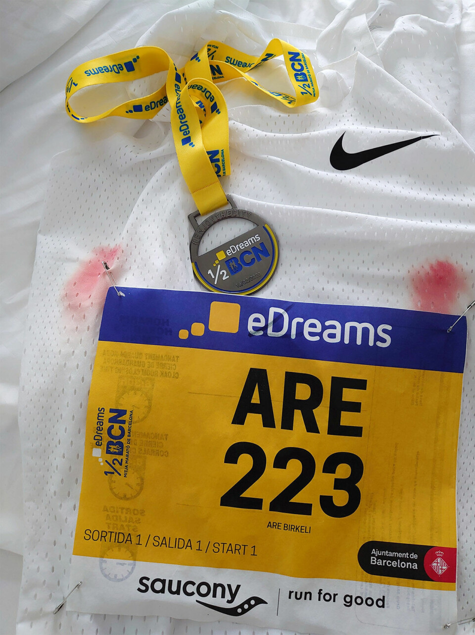 4 klarte EM-kravet da 182 norske løp Barcelona Halvmaraton Barcelona_medalje.jpg