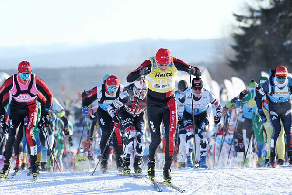 Starten: Tord Asle Gjerdalen med den gule ledertrøya i Ski Classic er raskest opp den første bakken etter start. Foto: Geir Olsen Starten: Tord Asle Gjerdalen med den gule ledertrøya i Ski Classic er raskest opp den første bakken etter start. Foto: Geir Olsen