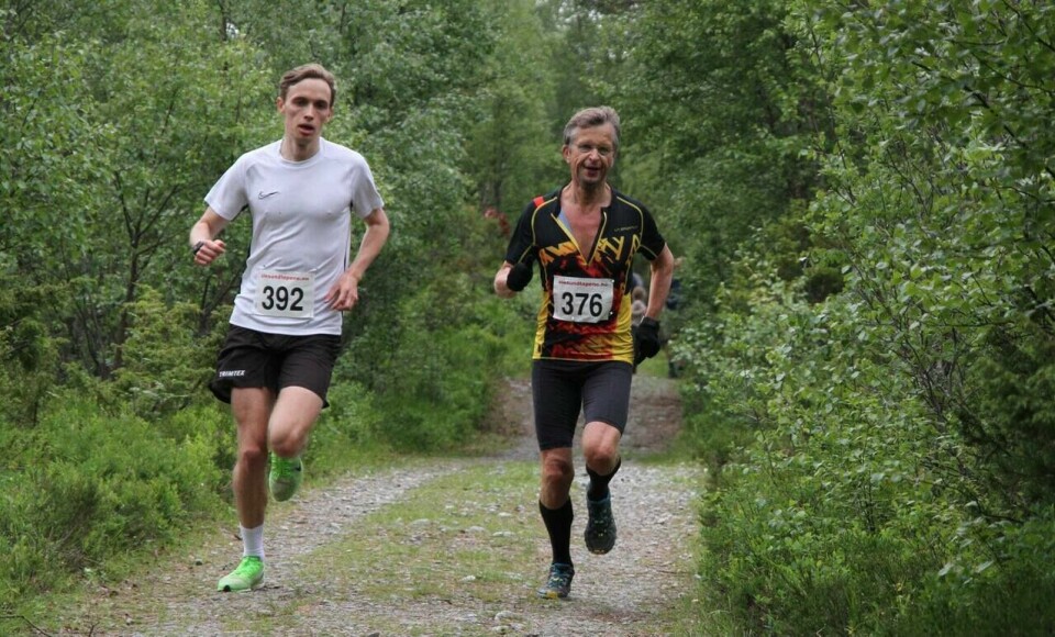 Erlend Nilsen Sandnes (392) vinner Eikenosa Opp. Han kommer i mål sammen med Christian Prestegård (376), men de startet på ulike tidspunkt Erlend Nilsen Sandnes (392) vinner Eikenosa Opp. Han kommer i mål sammen med Christian Prestegård (376), men de startet på ulike tidspunkt