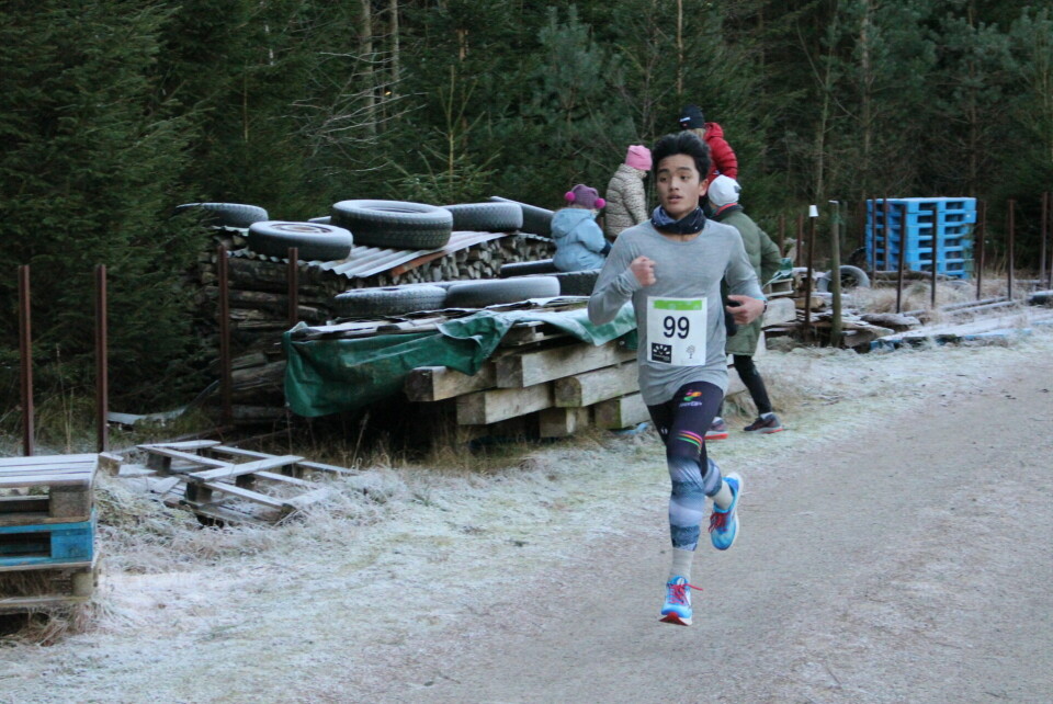 Topptider og personlige rekorder i den tredje Arborettrimmen IMG_1162 Brian Ahmadi vinner 5,4 km.jpg