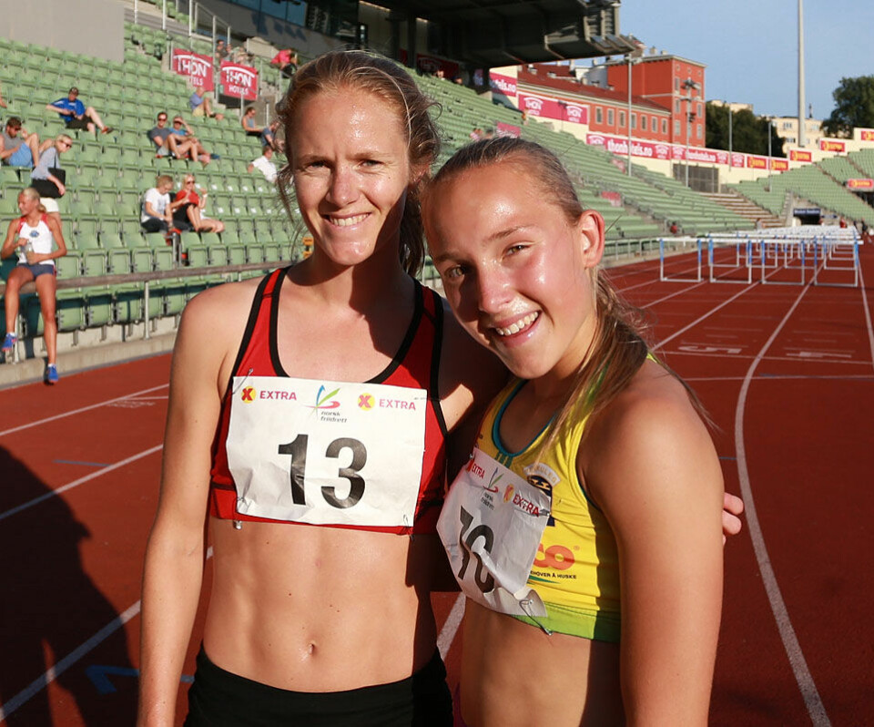 Sterke navn og tider på 3000 m kvinner i sommerstevnet på Bislett 800m_damer_a-heat_de_to_beste_AZ3T6366.jpg