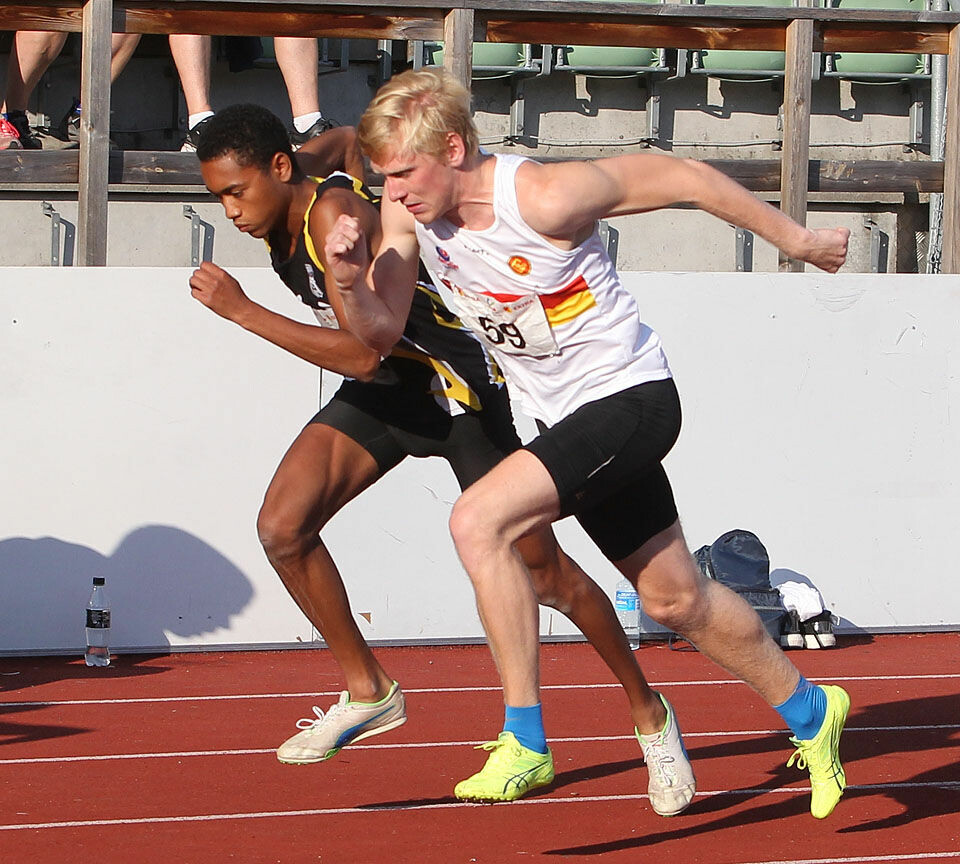 Sterke navn og tider på 3000 m kvinner i sommerstevnet på Bislett 800m_menn_A-heat_starttrening_fem_forsoek_kalt_tilbake_A20G9639.jpg