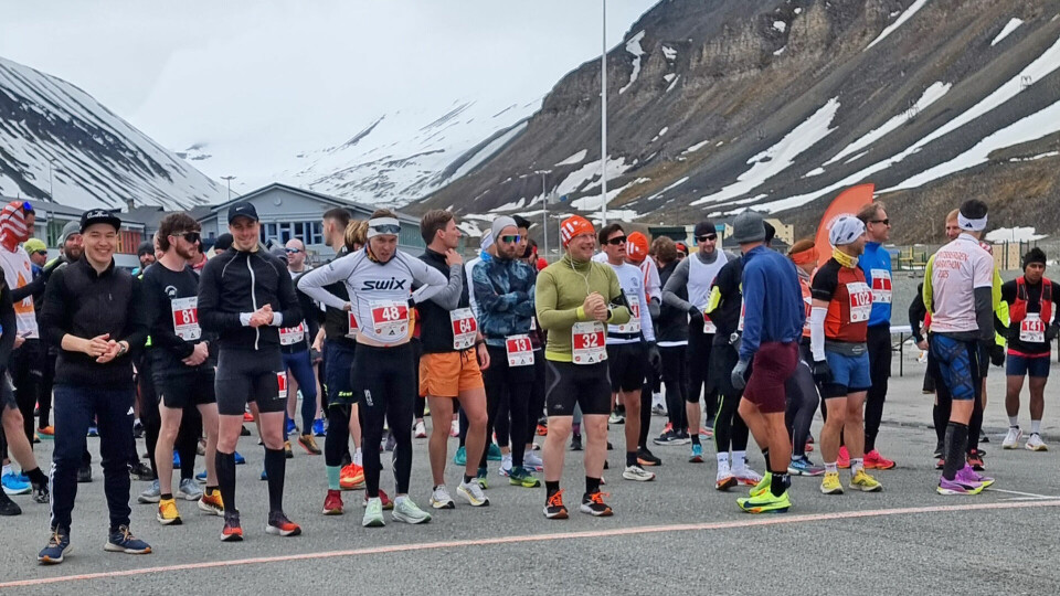 Snart start for Spitsbergen marathon 2025. (Foto: arrangøren) Snart start for Spitsbergen marathon 2025. (Foto: arrangøren)