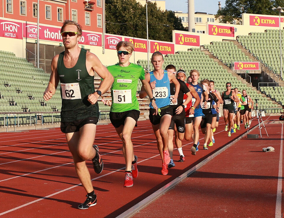 Sterke navn og tider på 3000 m kvinner i sommerstevnet på Bislett 3000m_menn_B-heat_stort_felt_AZ3T6412.jpg