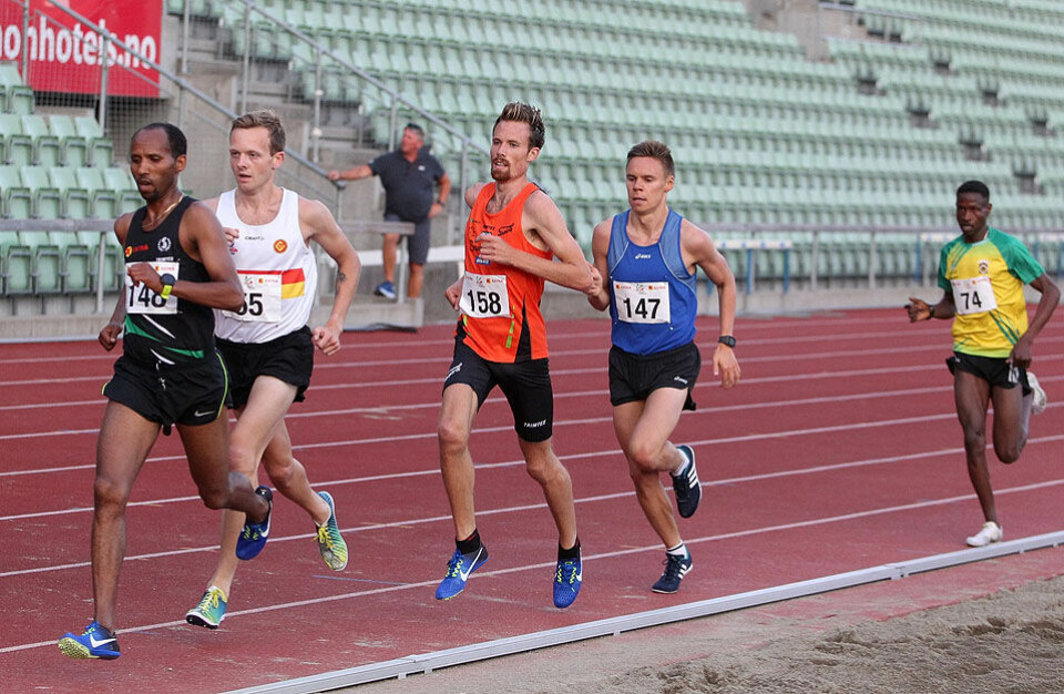 Sterke navn og tider på 3000 m kvinner i sommerstevnet på Bislett 10000m_menn_hare_Lillefosse_broet_Groennevig_Lomaas_og_Yiusif_nr1-3_A20G0786.jpg