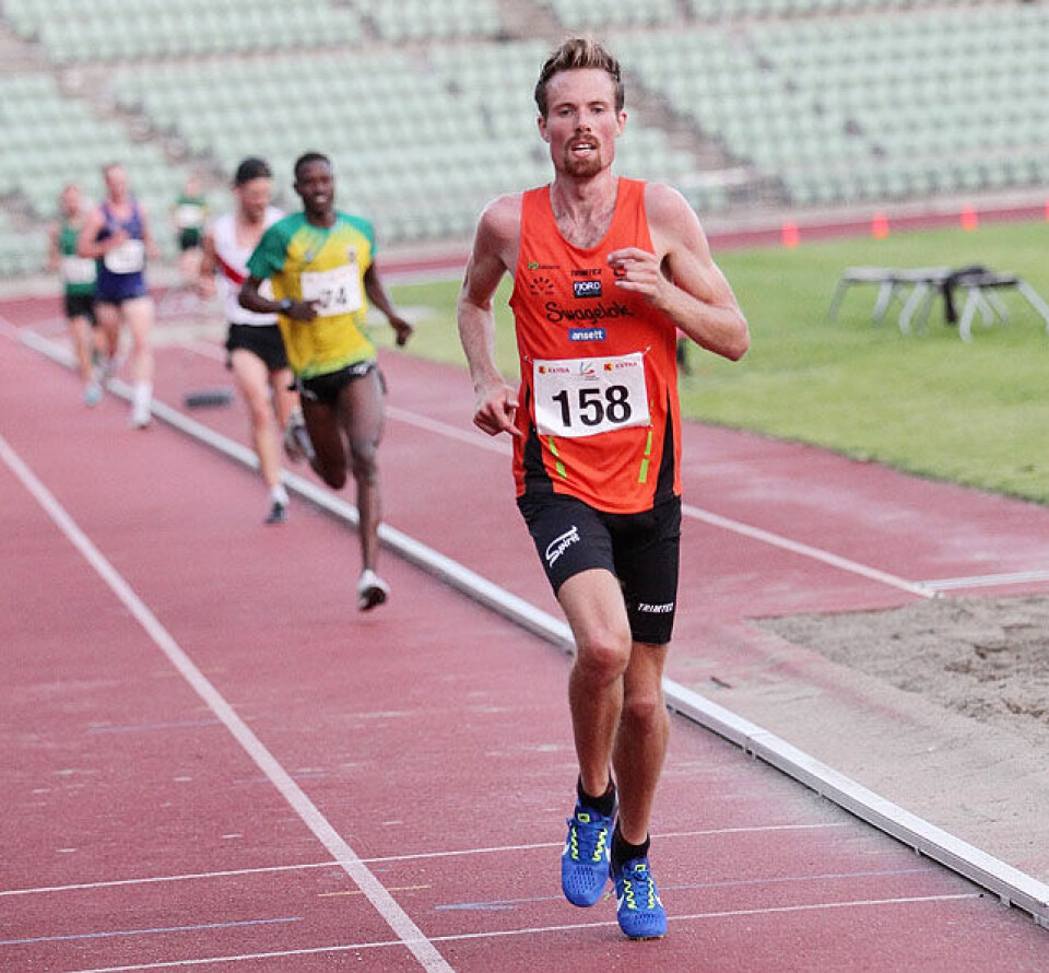 Sterke navn og tider på 3000 m kvinner i sommerstevnet på Bislett 10000m_menn_Groennvig_og_Yousuf_mot_maal_A20G1184.jpg