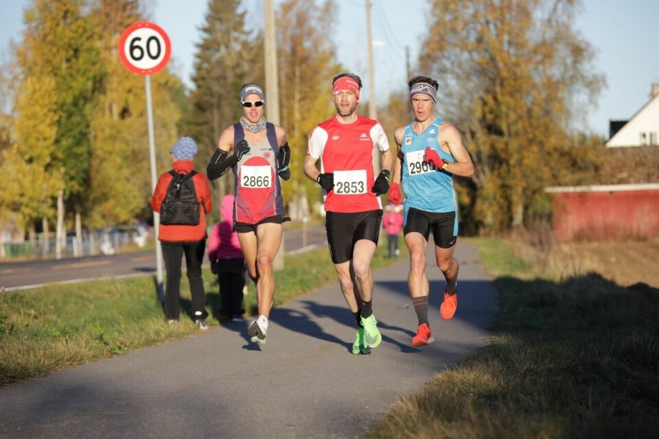 Frode Stenberg, Rolf Steier og Eirik Gramstad lå lenge sammen, men Steier brøt litt etter halvveis. Gramstad vant foran Stenberg. (Foto: Bjørn Hytjanstorp) Frode Stenberg, Rolf Steier og Eirik Gramstad lå lenge sammen, men Steier brøt litt etter halvveis. Gramstad vant foran Stenberg. (Foto: Bjørn Hytjanstorp)