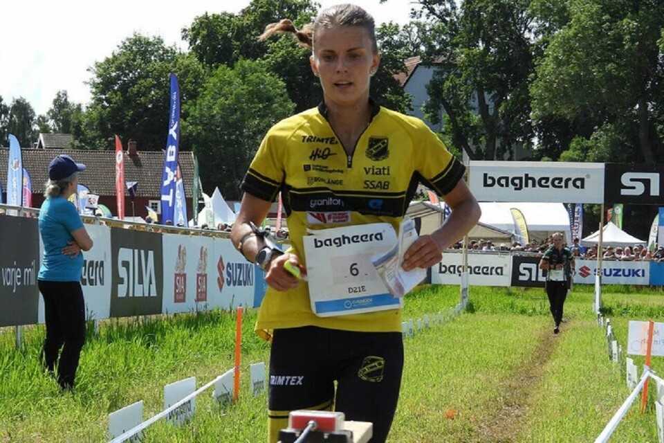 Marie Olaussen ble nummer fem totalt etter at hun imponerte med seier på mellomdistansen i et teknisk krevende terreng. (Foto: Stein Arne Negård) Marie Olaussen ble nummer fem totalt etter at hun imponerte med seier på mellomdistansen i et teknisk krevende terreng. (Foto: Bjøn Hauge)