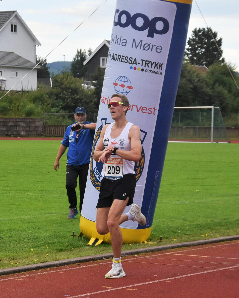 Hanne Mjøen Maridal og Trond Ørjan Eide vant Orkland Energimila Trond-Oerjan-Eide-vinner-10km-DSC_0178.jpg