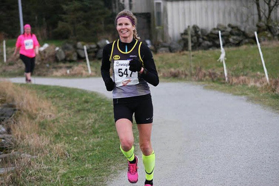 Nær dobling av deltakertallet i Hålandsvatnet halvmaraton Kirsti_Skaatoey_Johnsen_vinner21km.jpg