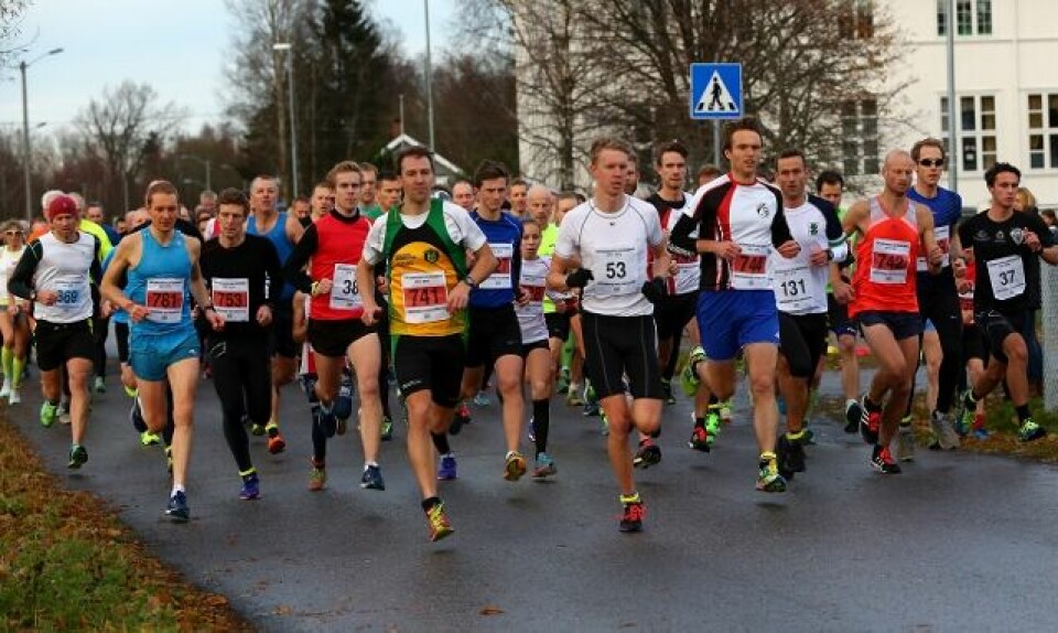Starten går utenfor Sørum skole (foto: Bjørn Hytjanstorp). Starten går utenfor Sørum skole (foto: Bjørn Hytjanstorp).