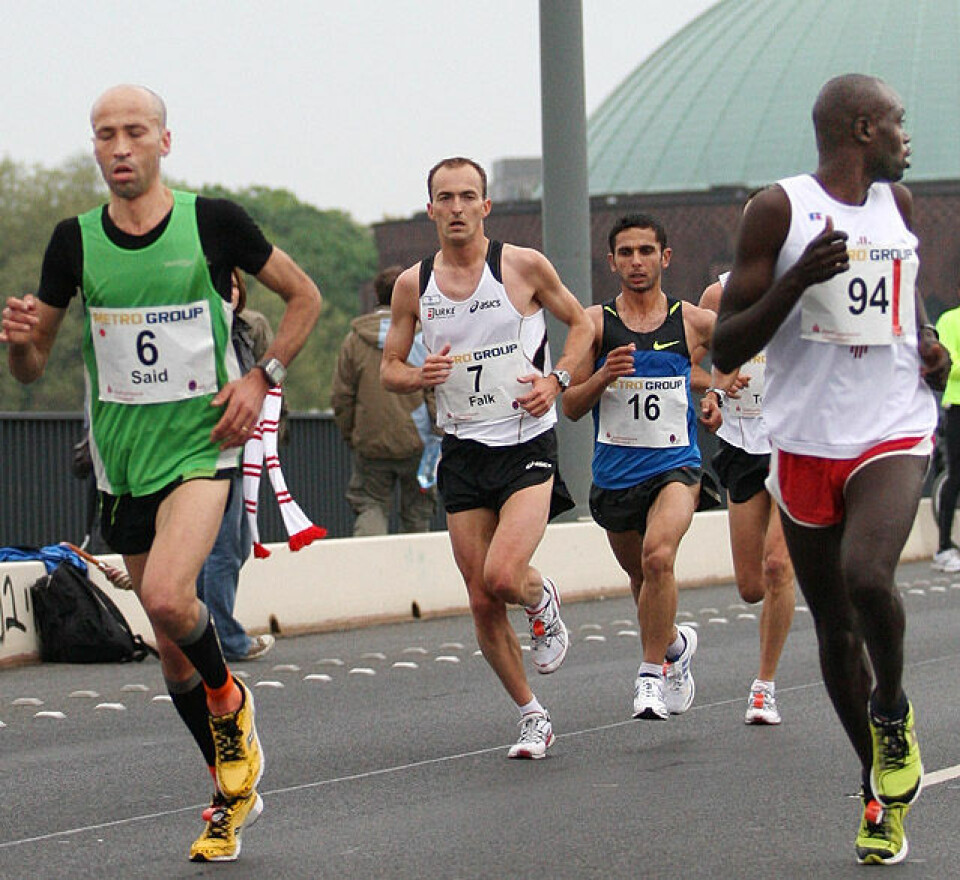 Flott norsk dag i Düsseldorf Falk_Cierpinski_nr7_10km_og_harar_9C0E6046