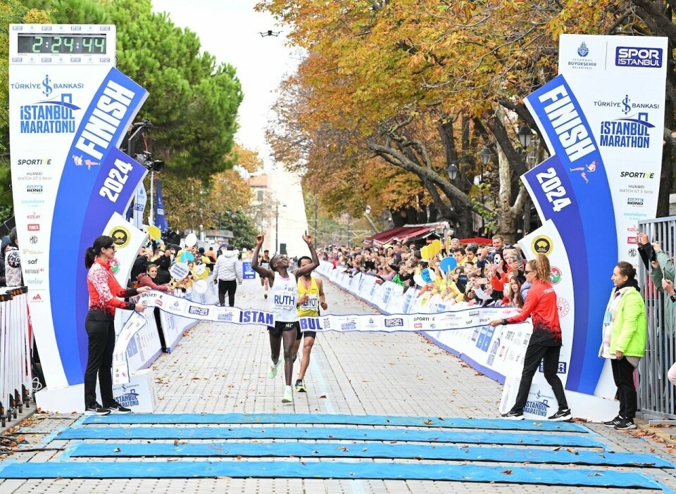 Ruth Jebet vinner Türkiye Is Bankasi Istanbul Marathon på 2:24:45. (Foto: Spor Istanbul) Ruth Jebet vinner Türkiye Is Bankasi Istanbul Marathon på 2:24:45. (Foto: Spor Istanbul)
