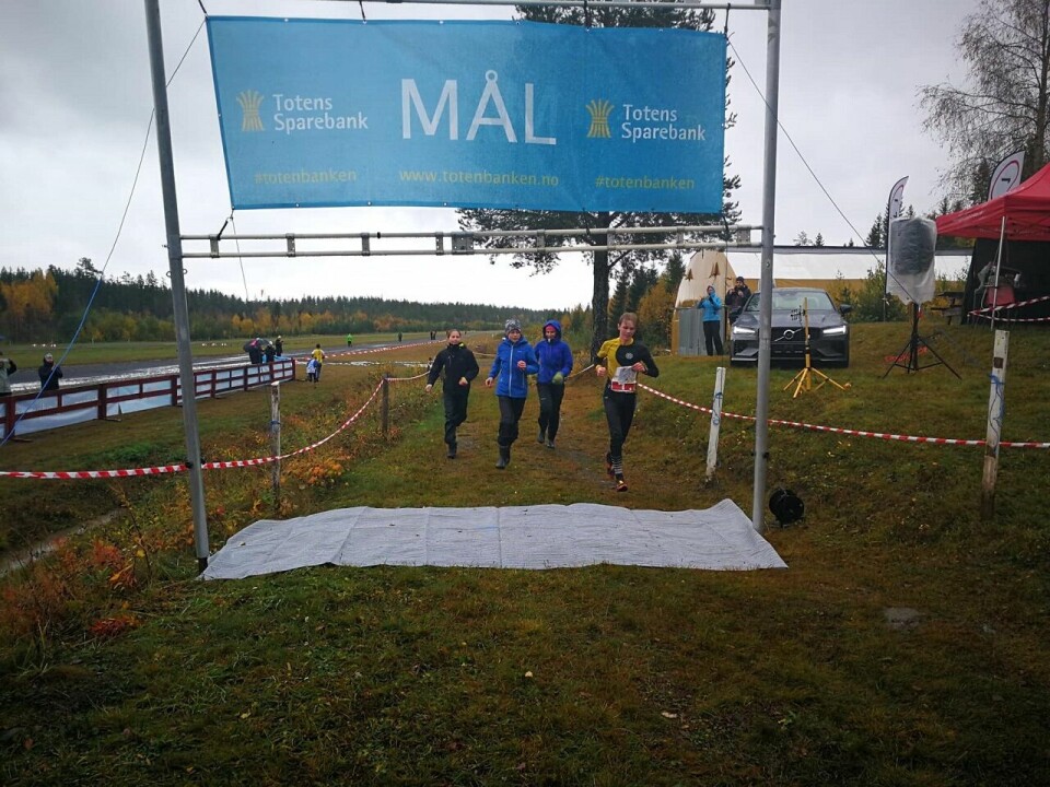 Kretskampen i orientering for ungdom på Reinsvoll Vinnerlaget i mål. Arrang¢rfoto Vanja Staff.jpg