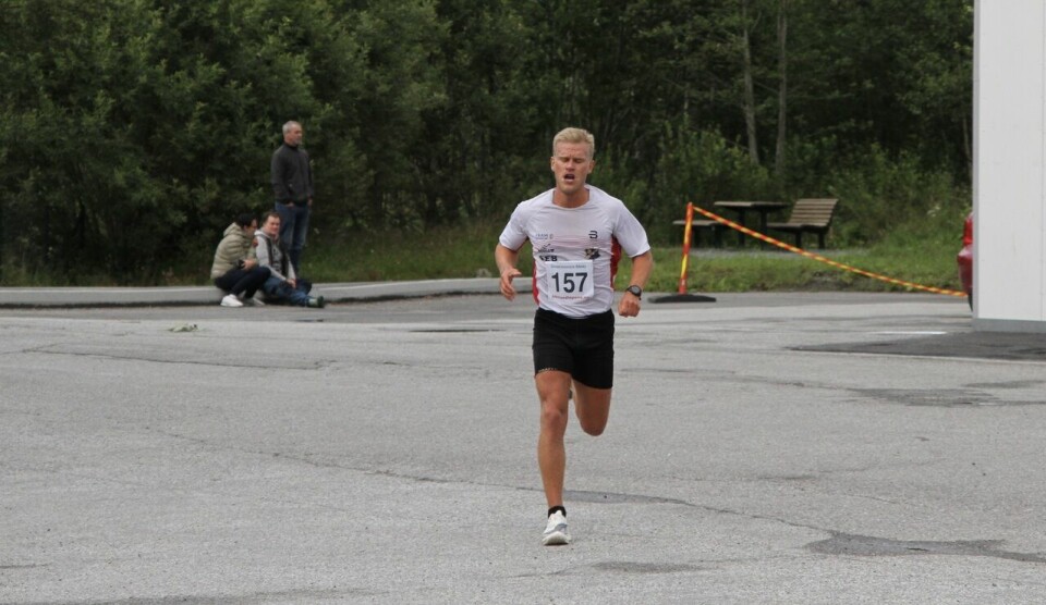 Skak og Juliussen vant 10 km i Ålesund Sommerkarusell 10km_vinner_maal