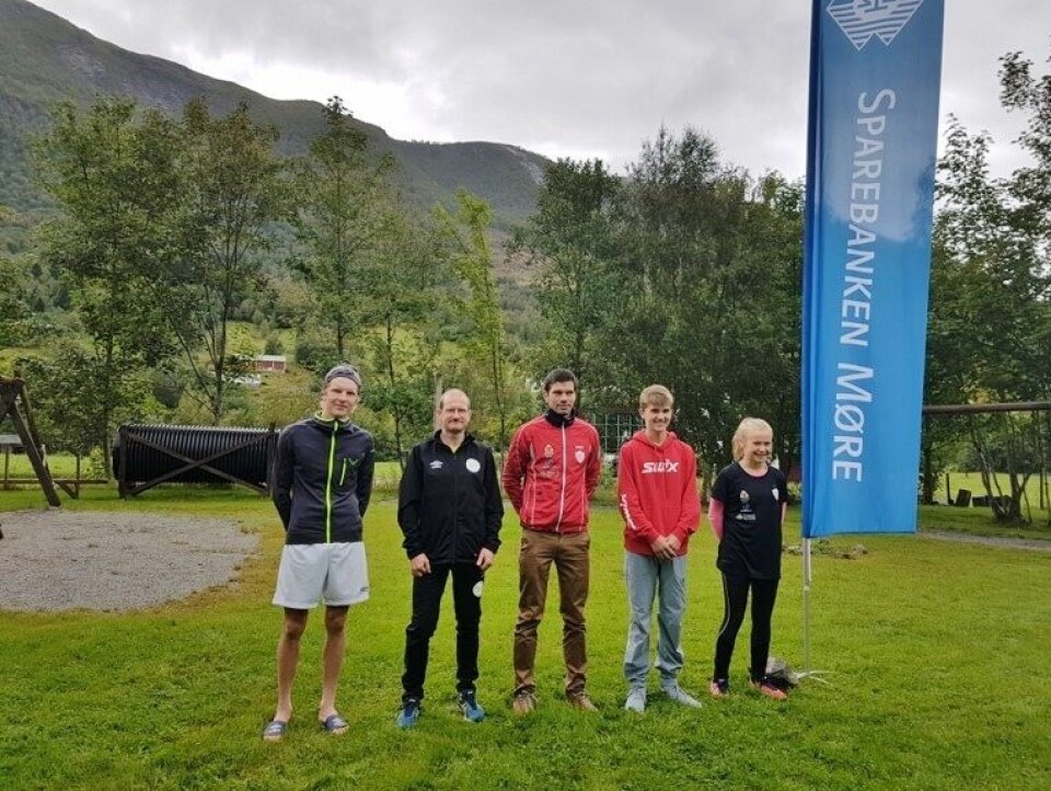 53 fullførte et vått Stornebba Opp i Romsdal Klassevinnere.jpg