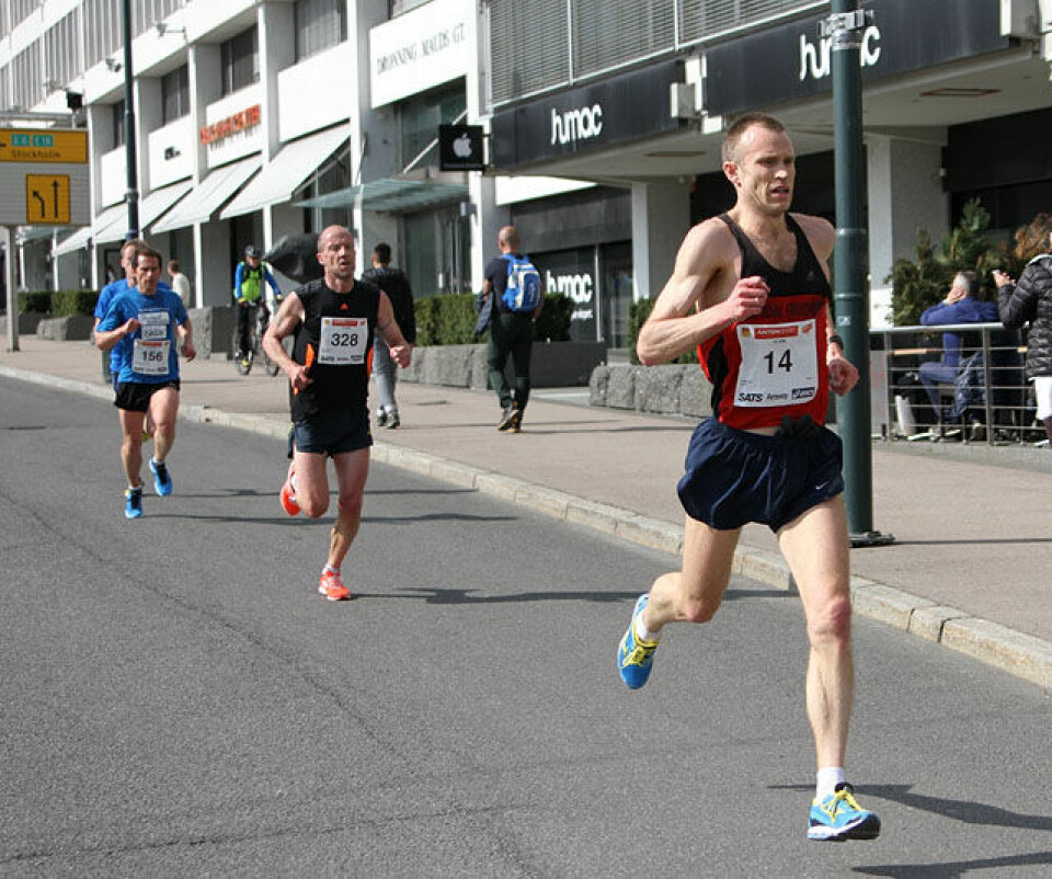 Vidar-triumf ved Buraas og Blom i solskinn og sommervær i Sentrumsløpet Terje_Olsen_og_Knut_Eraker_Hole_kl_40-44_IMG_3535.jpg