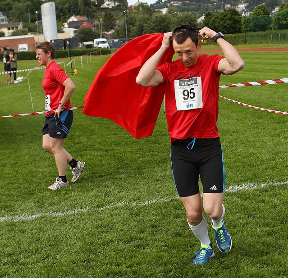 Strindheim og Tellefsdal i tet etter første dag i St. Olavsloppet Roede_Runners_veksling_Malvik2_A20G6606.jpg