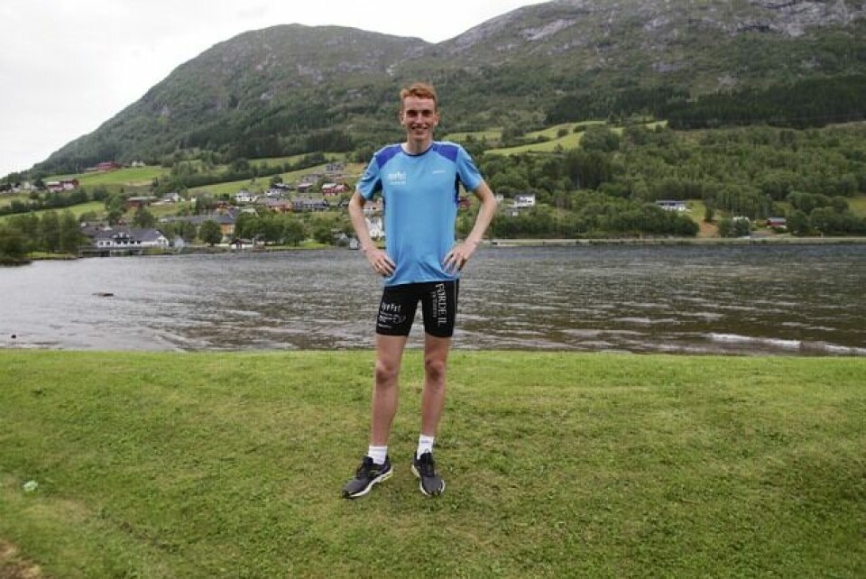 Marius Vedvik med norsk bestenotering på 5 km i Jølster Marius_Vedvik_intro