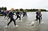 Fra starten på fjorårets utgave av Østfold Triathlon. (Begge foto: Bjørn Johannessen)