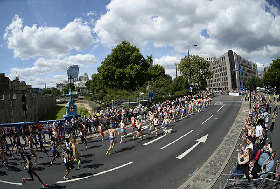 Rose Chelimo best i en triller av en VM-maraton maraton-kv-ut-fra-start_D4N2844.jpg