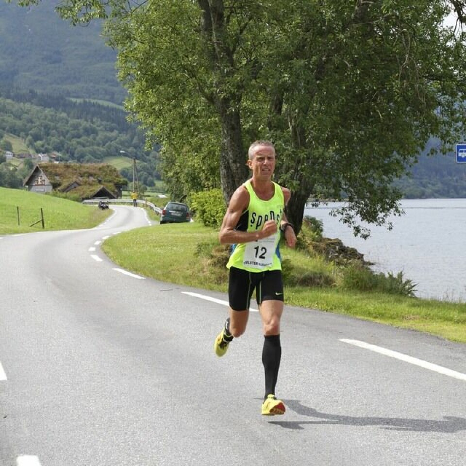 Marius Vedvik med norsk bestenotering på 5 km i Jølster Terje_Lyngstad