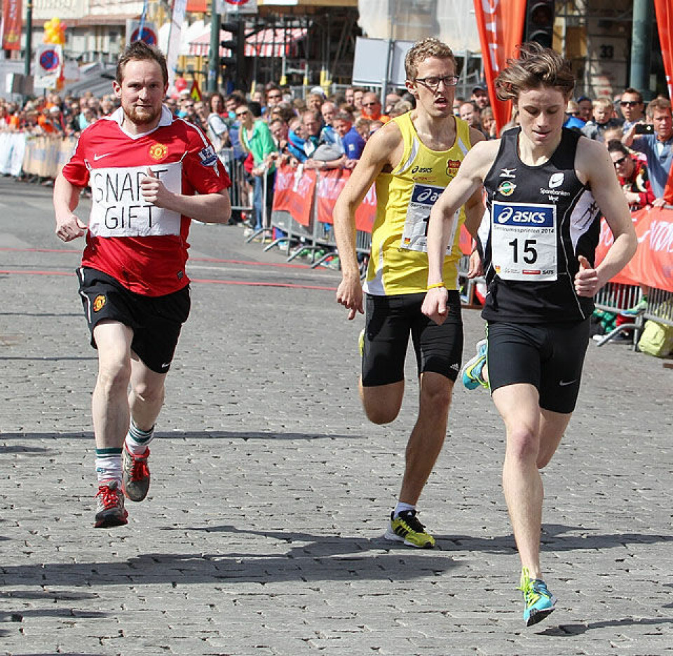 Vidar-triumf ved Buraas og Blom i solskinn og sommervær i Sentrumsløpet 800m_snart_gift_A20G4371.jpg